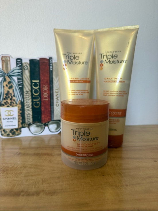 Neutrogena Other - Neutrogena Triple Moisture Hair Care Set in Gold and Orange